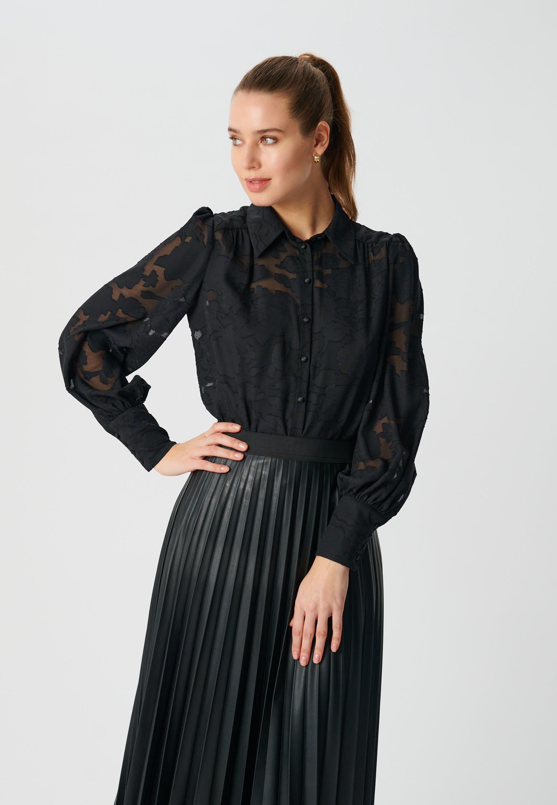 03-1022NS_1227_WOM_A