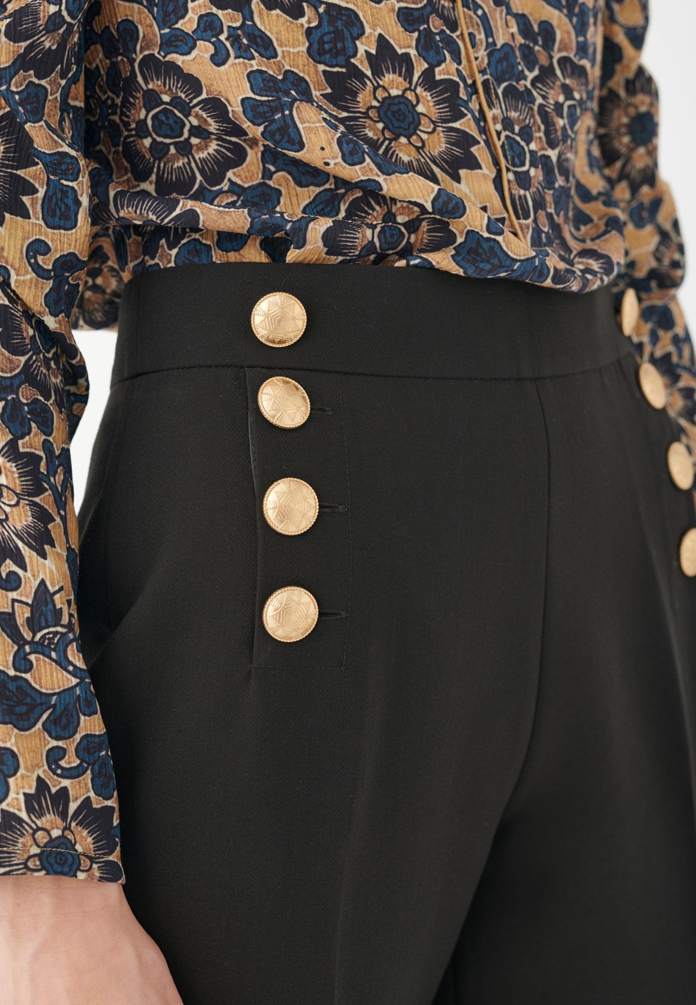 0990724_1000_WOM_C.jpg (1)