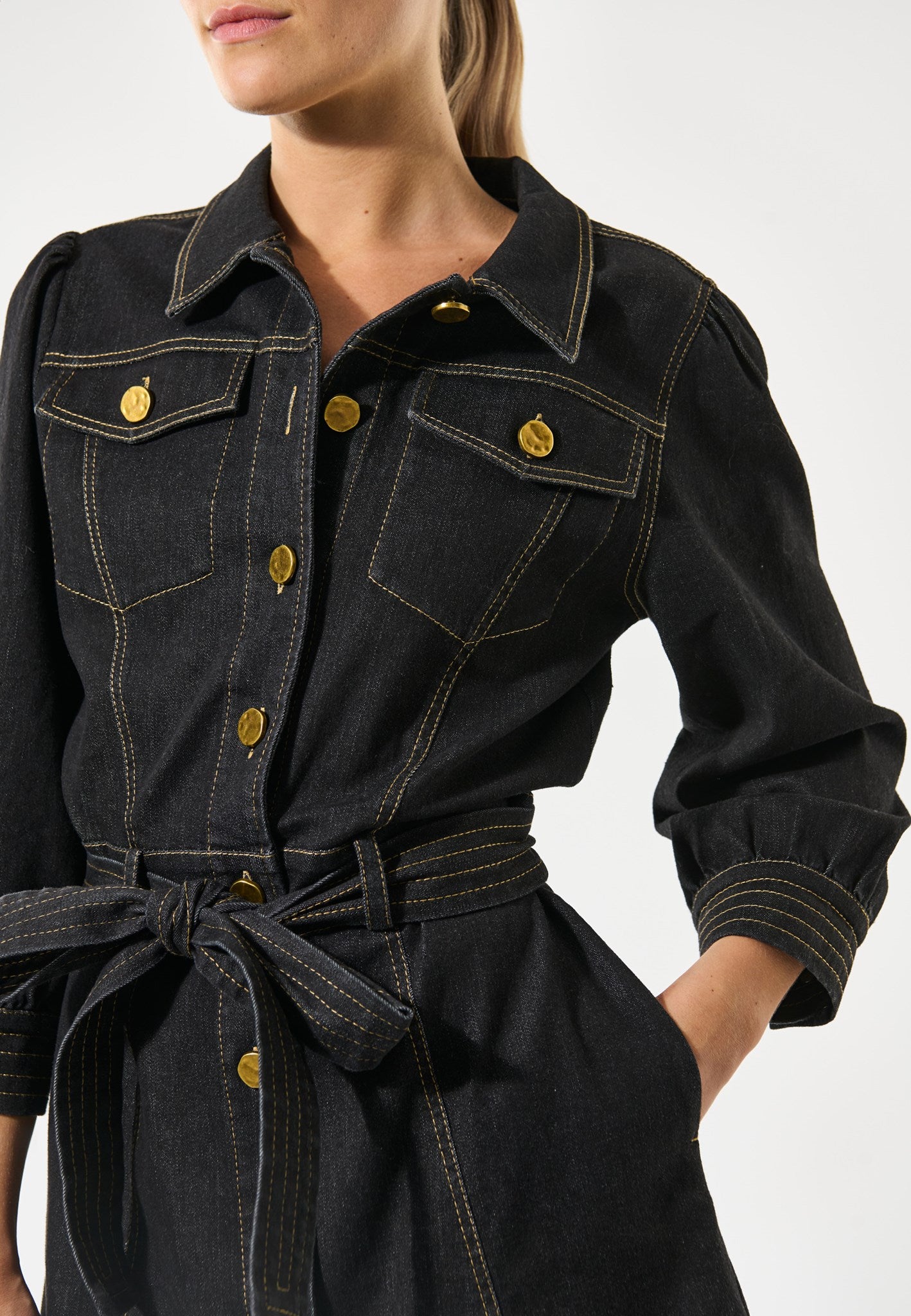 1120725 5880 133 Web