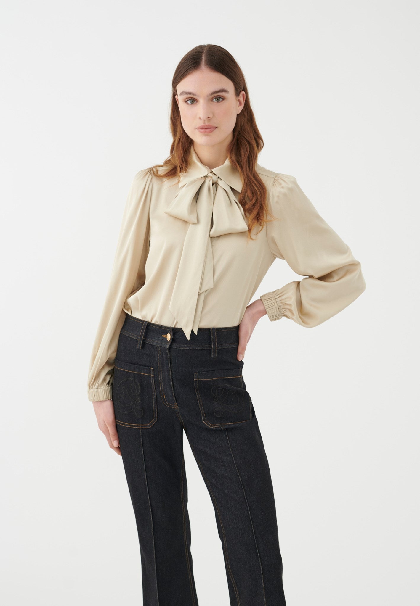 1730724 1565 WOM 698