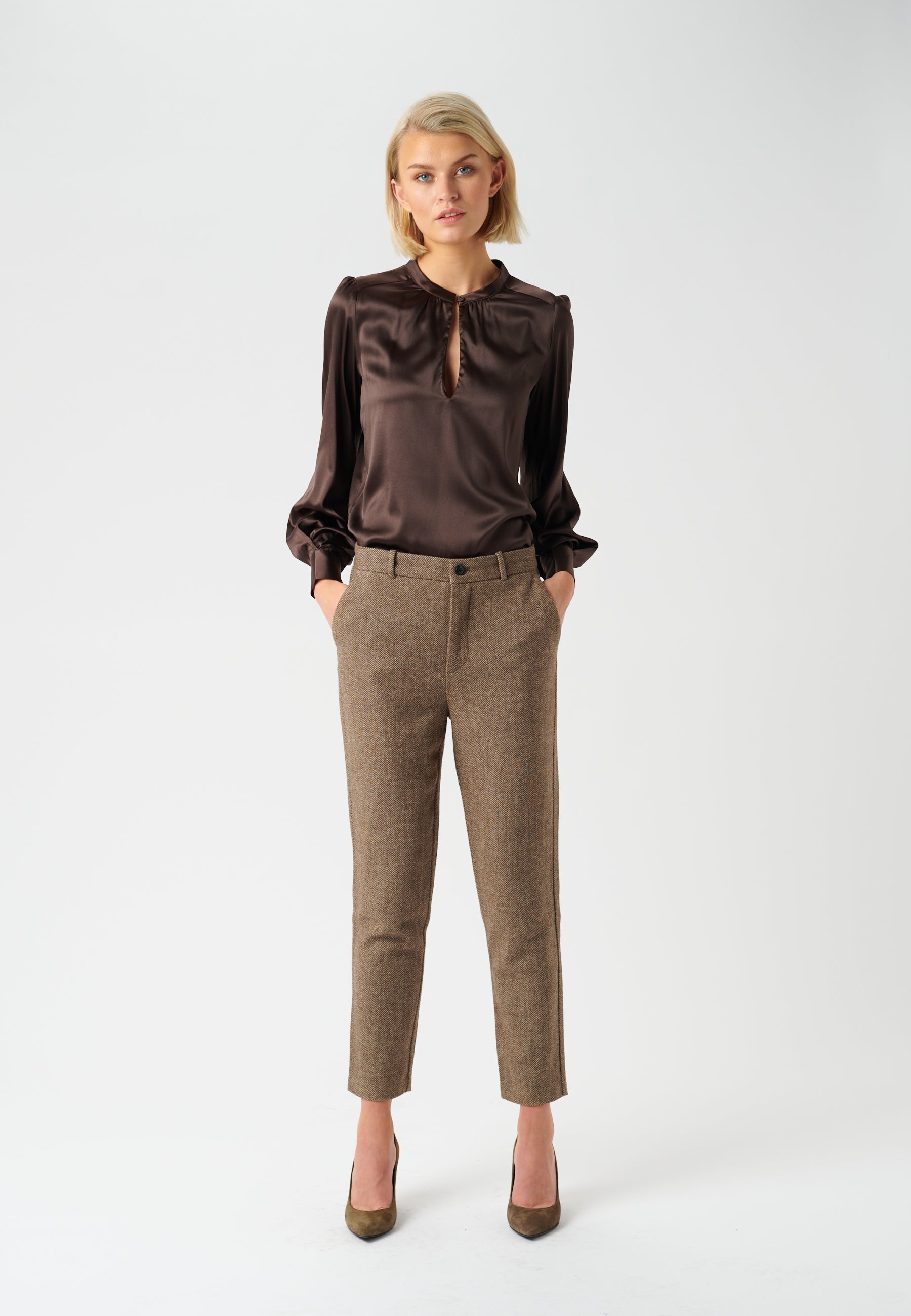 49-0722NS H_1545_WOM