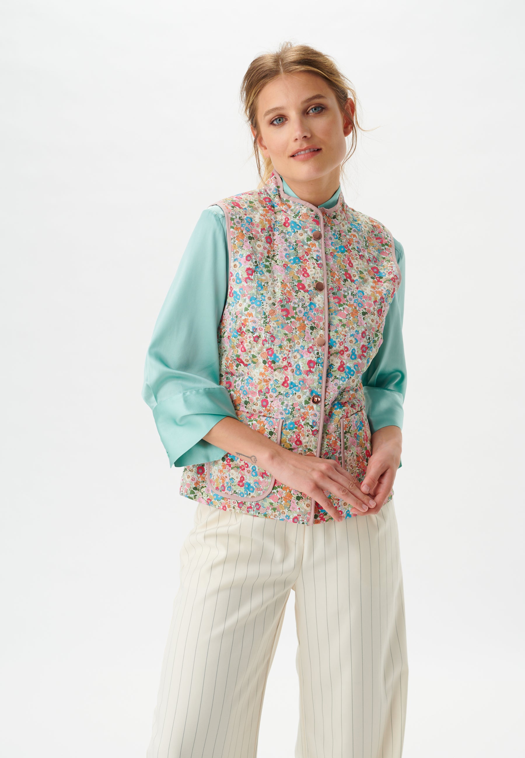 85-0122CO_5520_WOM_A