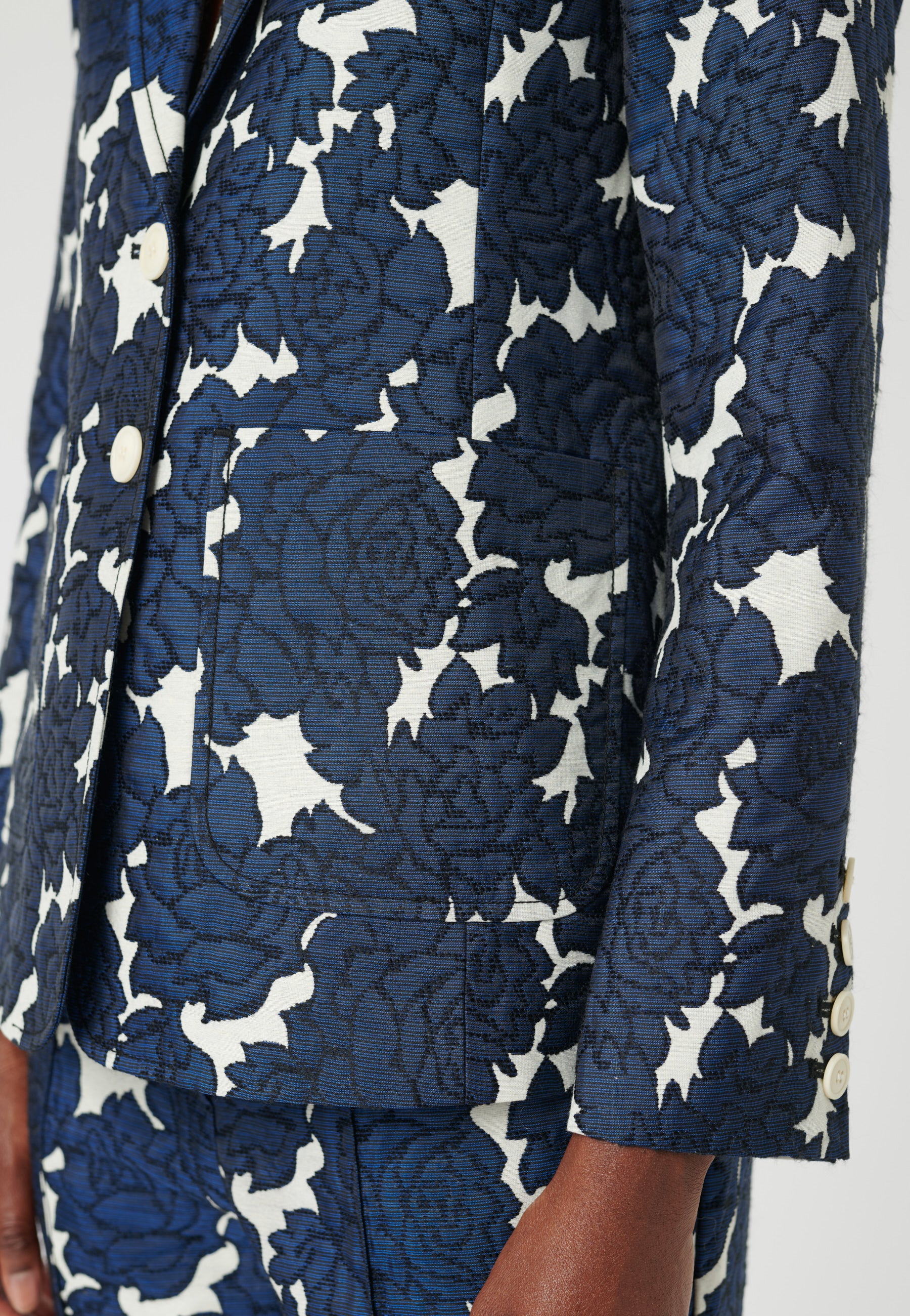 90-0123NS_5642_WOM_C