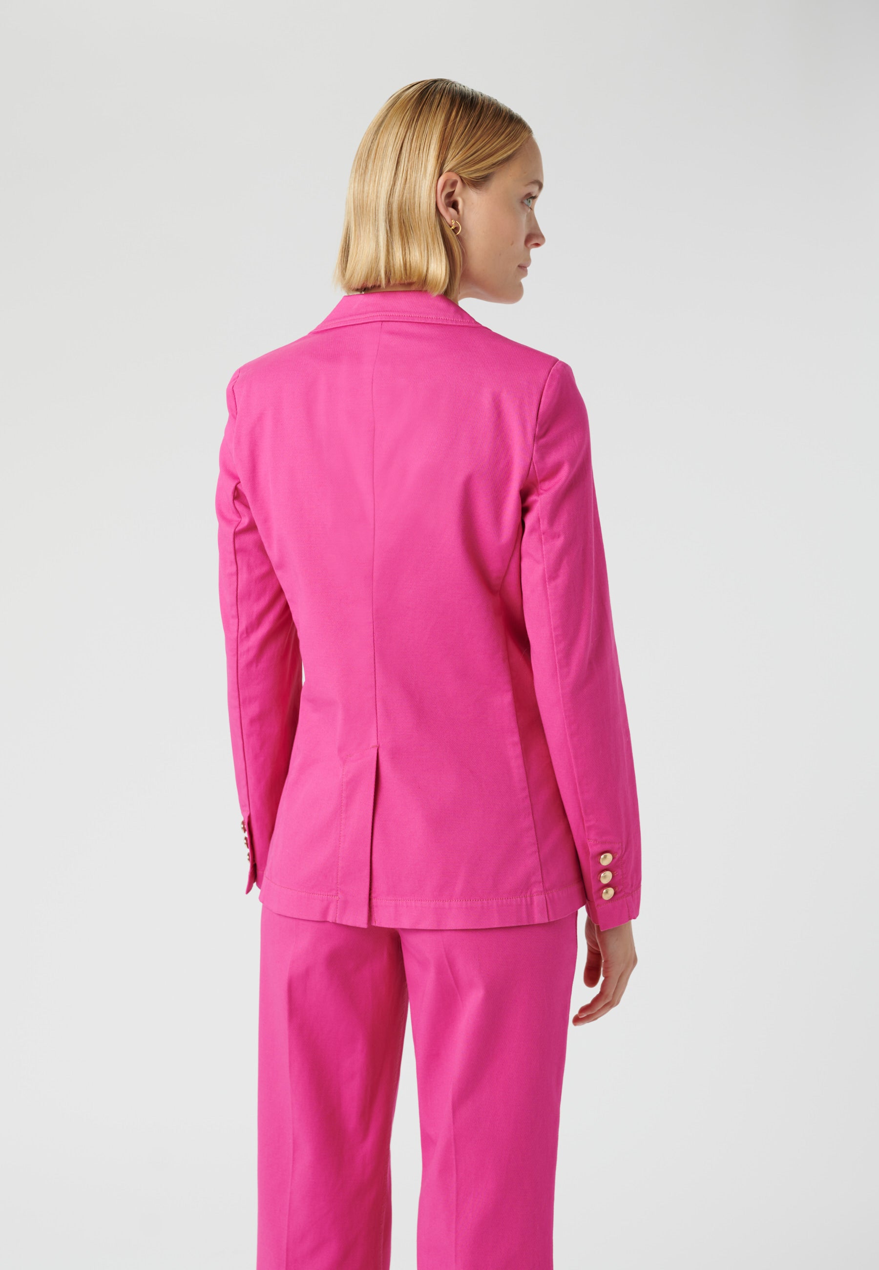 92-0123CO_3562_WOM_B